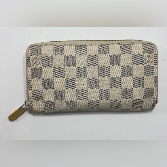Louis Vuitton Cream and Gray Checkered Wallet - Picture 1 of 16